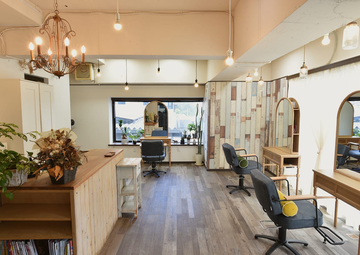 美容室COTTAGEの店内写真
