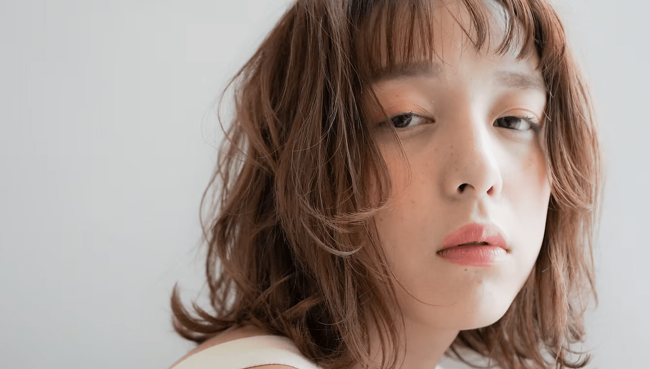 ショートやボブのヘアカットの様子