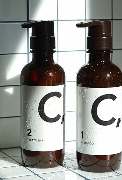 シャンプーが2つ並んでいます