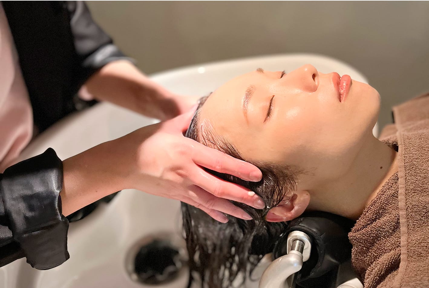 ヘッドスパの施術風景です